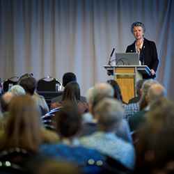 Professor Gill Reid addresses the crowd